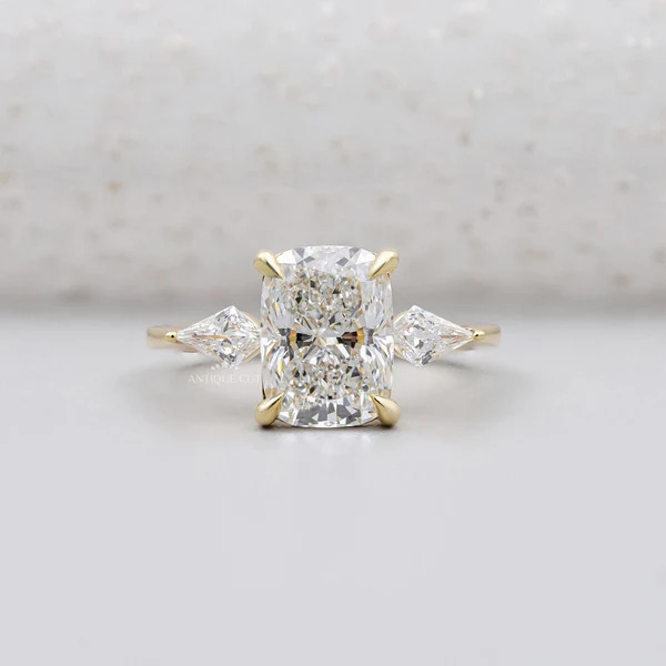 The Best Ring Settings That Enhance the Beauty of an Elongated Cushion Cut Diamond