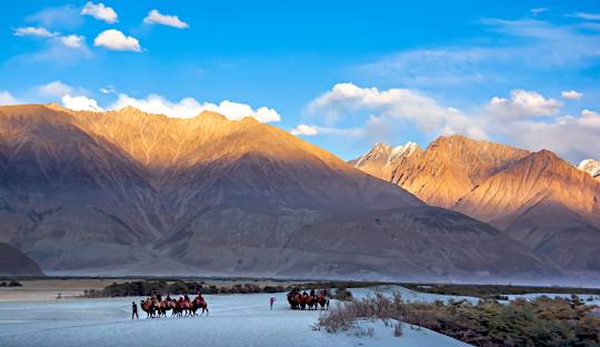 Kullu Manali Tour Package for Family, Couple & Friends – Which Itinerary Fits You