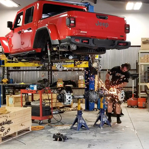 How Can Visiting a Jeep Accessory Store Near You Save Time During a Vehicle Build?