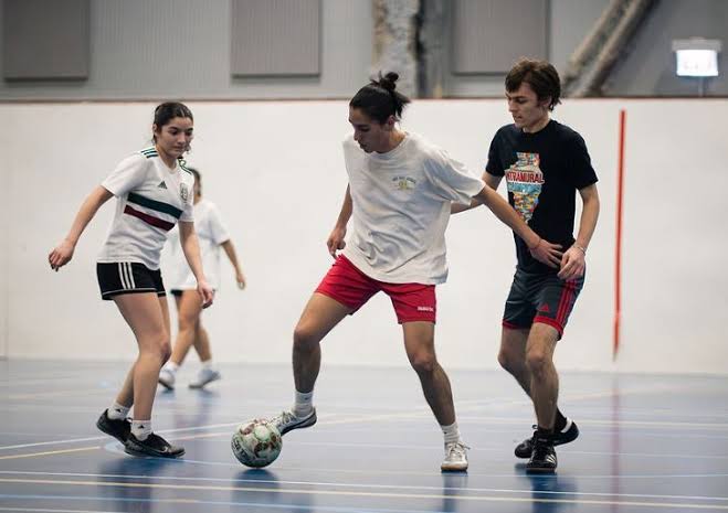 How Youth Indoor Soccer Programs in Naperville Keep Players Developing Year-Round