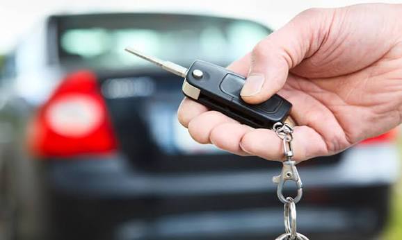 The Benefits of Choosing a Professional Car Key Shop Over DIY Key Solutions