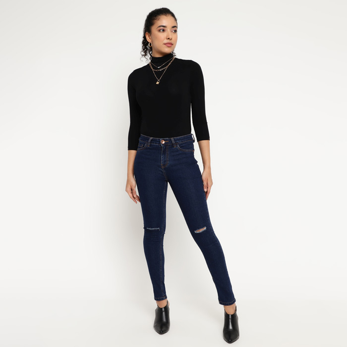 Amiiga Dark Blue Slim Fit Mildly Distress Jeans