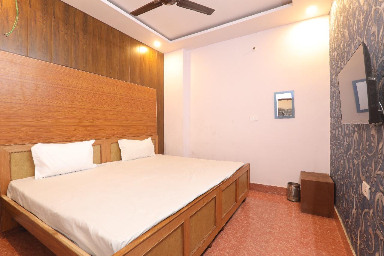 Discover the Perfect Getaway with Our Semi-Classic Non-AC Rooms