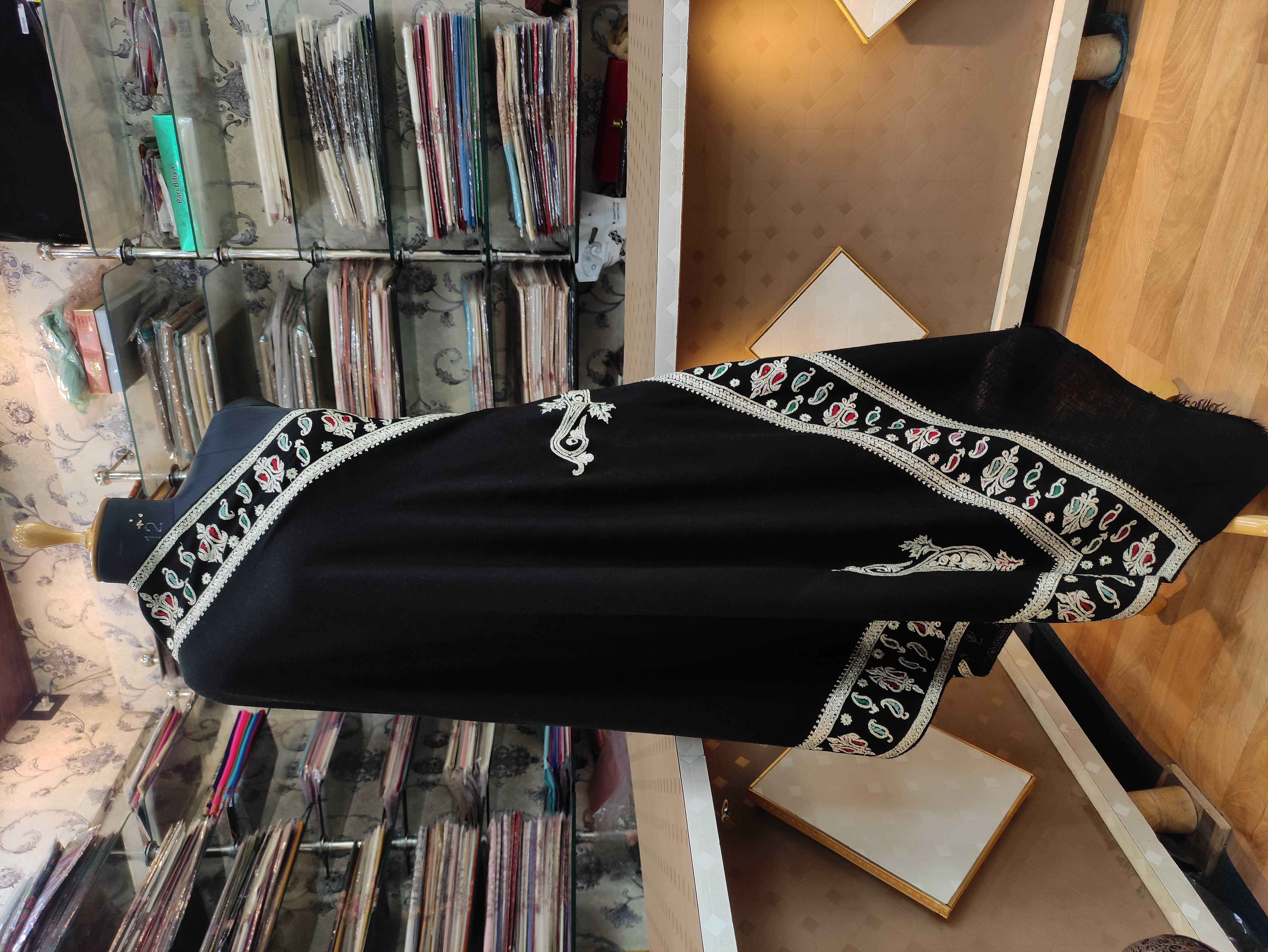 Embracing Elegance: How Meera Found Warmth and Style in 100% Pure Pashmina Shawls