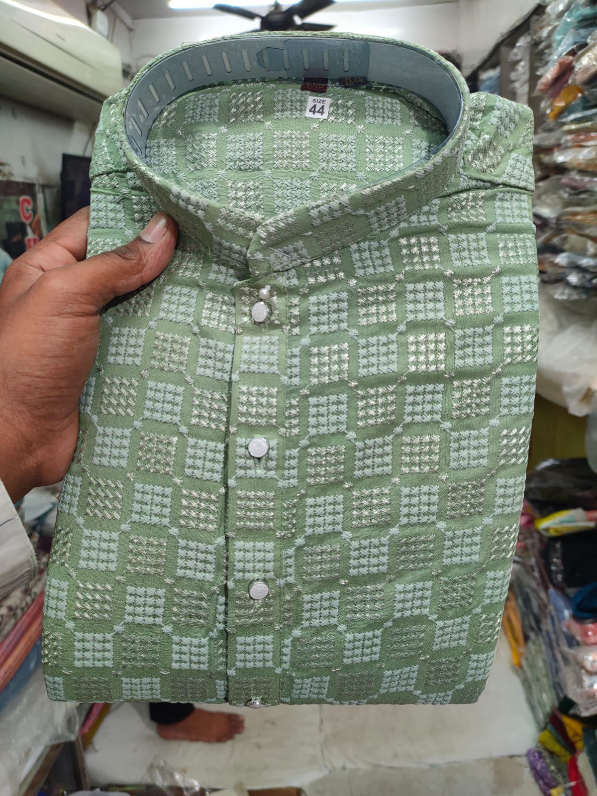 Finding Elegance and Comfort: The Perfect Green Lucknowi Kurta for Men