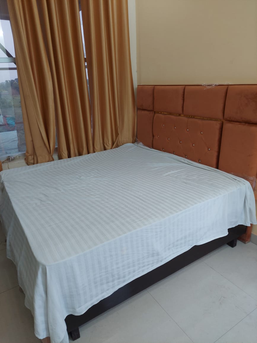 Finding Comfort and Affordability: Chandra Lawn AC Room Stay