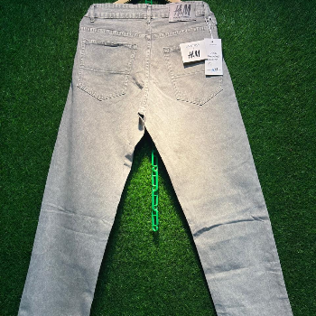 Unleashing Confidence and Style: The Perfect Baggy Jeans for Modern Indian Men