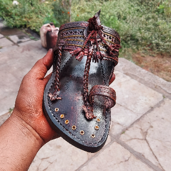 Step into Elegance: The Perfect Solution for Comfort and Style with Aawajwali Kolhapuri Chappals