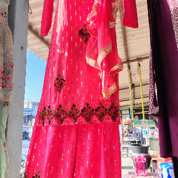 Revamp Your Wardrobe: How Sarara Kurti with Dupatta Transforms Indian Festive Fashion