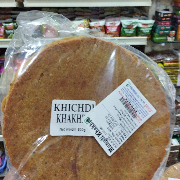 Discover the Perfect Snack: How Khichadi Mungadi Khakhra Became Priya's Favorite