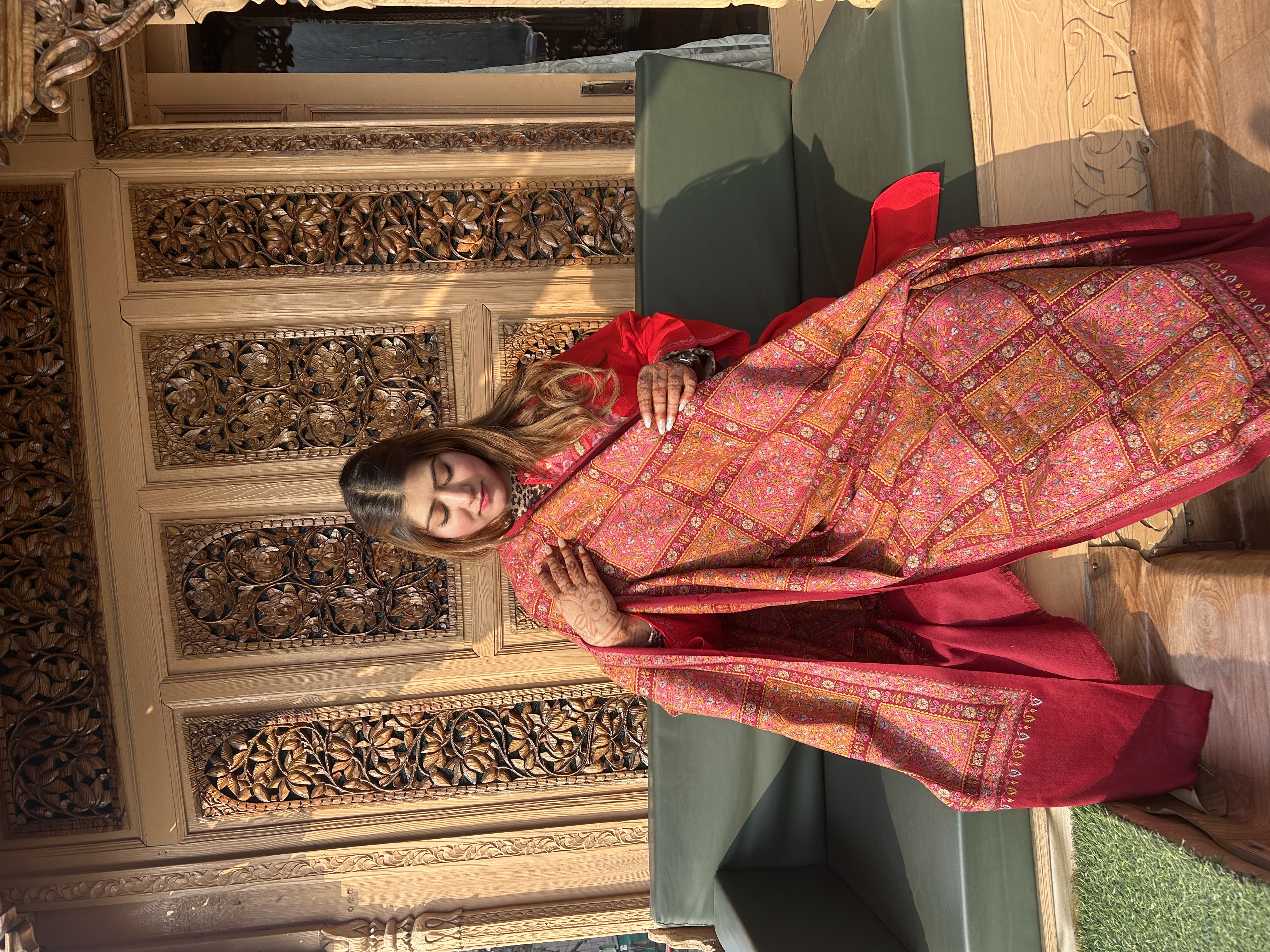 Embracing Elegance: How Machine Pashmina Jamawar Transforms Traditional Wear