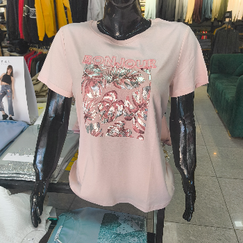 How Deal Jeans T-Shirt Transforms Ananya's Wardrobe and Her Confidence