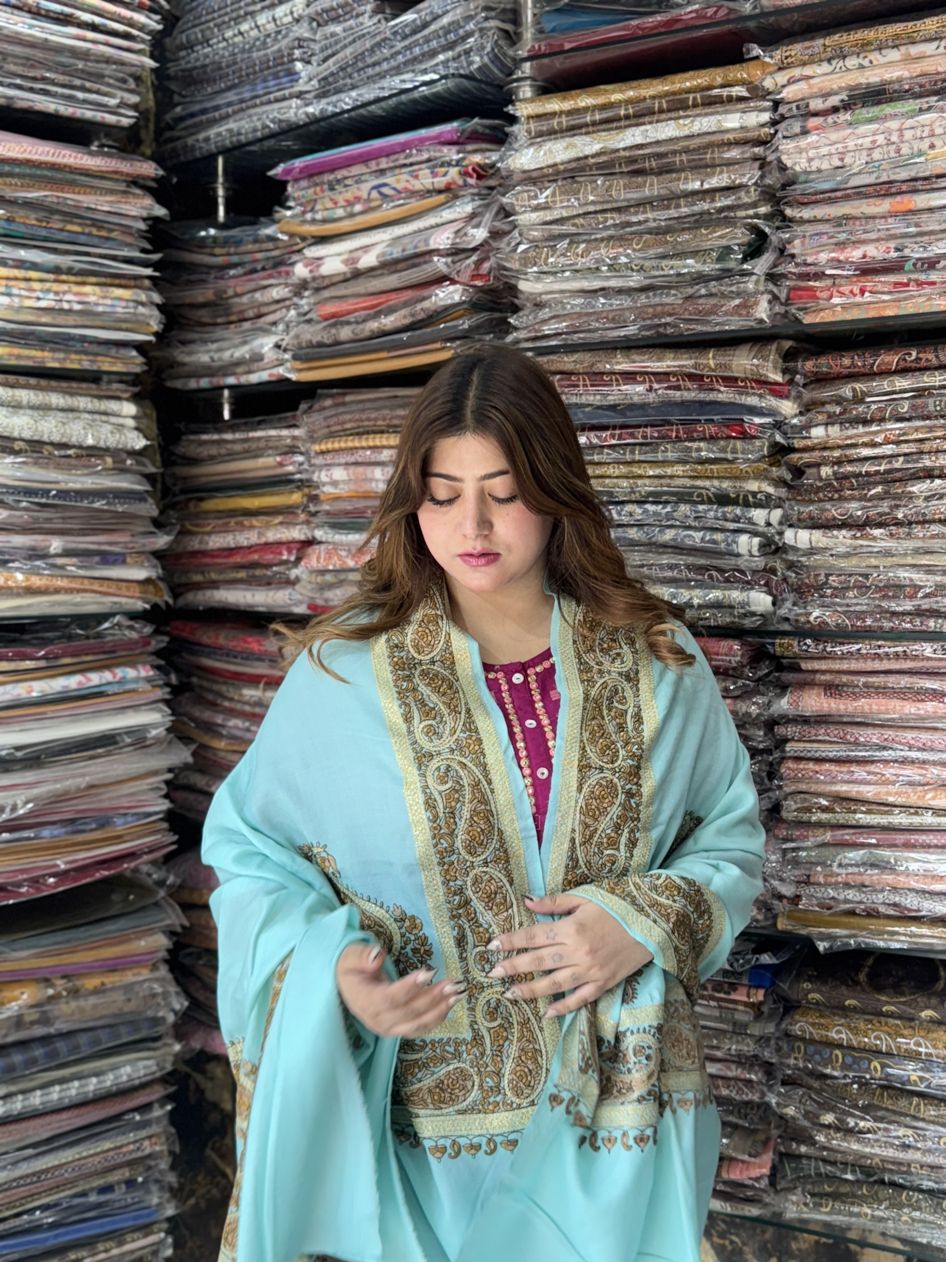 Embrace Tradition and Elegance with the Zaridor Shawl