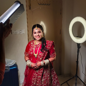 Transforming Dreams into Reality: The Ultimate Makeup Solution for the Modern Muslim Bride