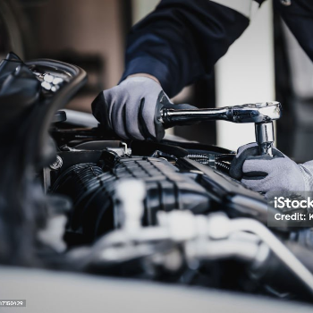 Revving Up Reliability: How Engine Plug Service Transforms Driving Experience