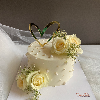 The Perfect Celebration with All White Pearl Cake: A Story of Joy and Simplicity
