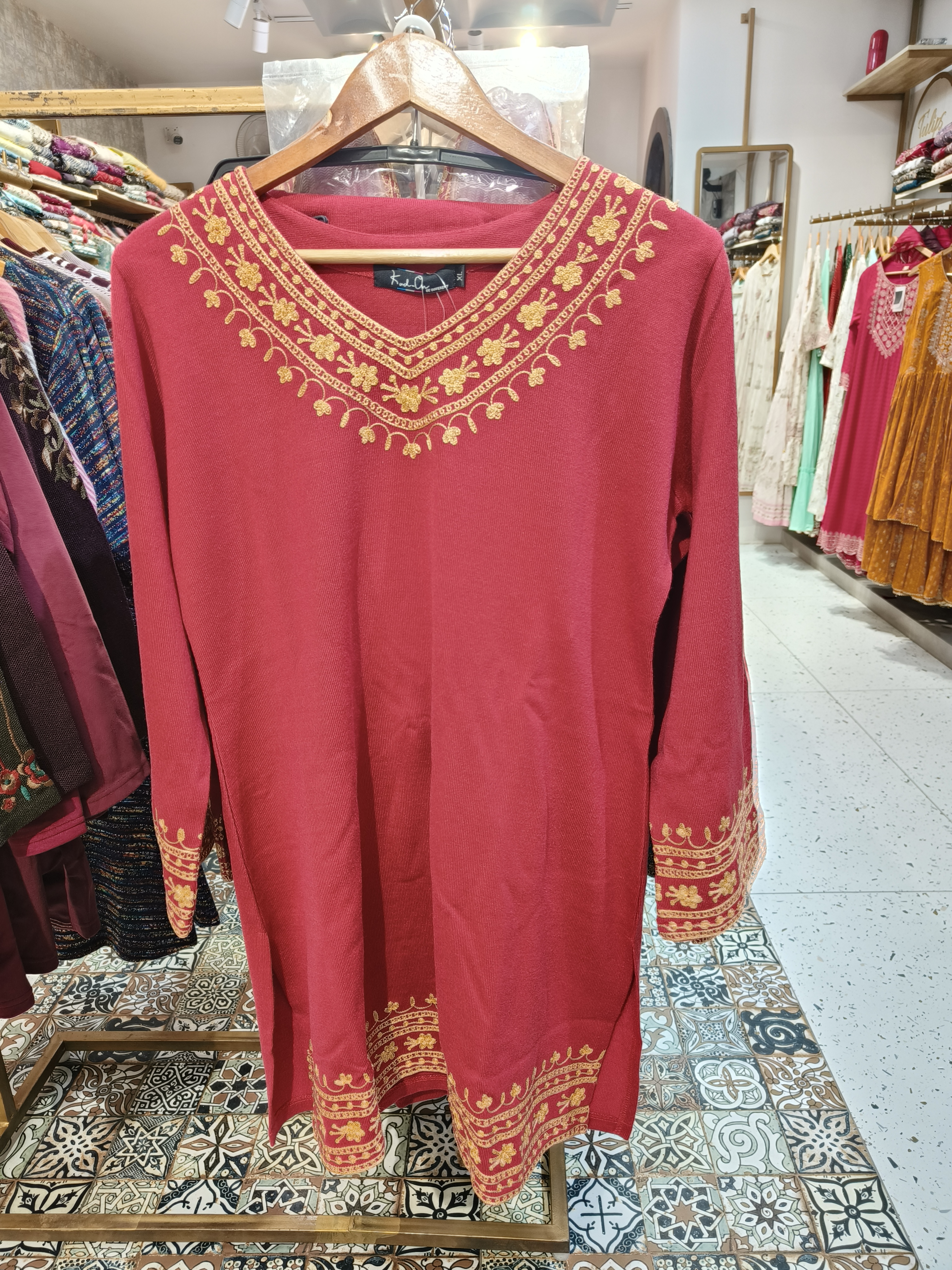 Embrace Elegance and Comfort: The Woolen Co-ord Set with Kadhai Jutti