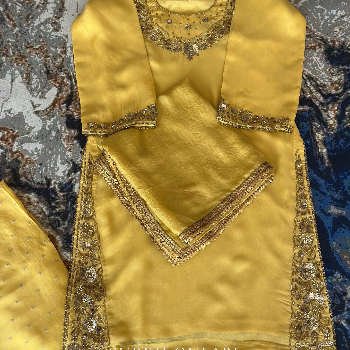 Transform Your Wardrobe with the Perfect Sarara Suit