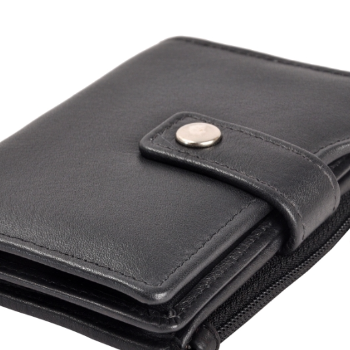 The Perfect Wallet: A Blend of Style and Function for the Modern Indian Woman