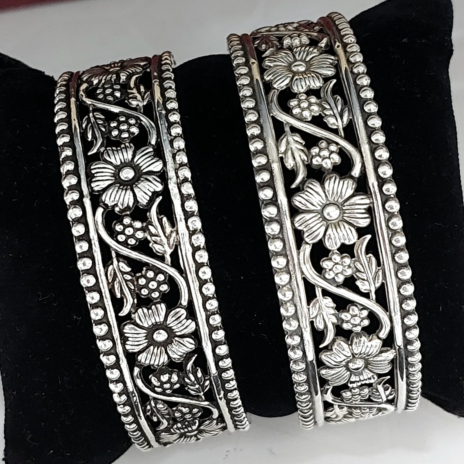 The Perfect Bangle: A Tale of Tradition and Modern Elegance | PAREKH JEWELS