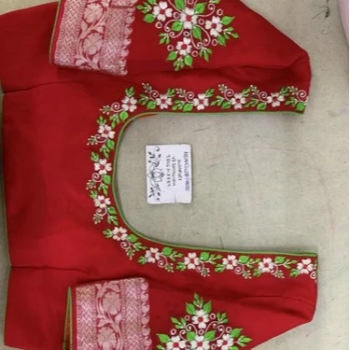 Transforming Dreams into Designs: How a Computerized Embroidery Machine Revolutionized Meera's Fashion Business