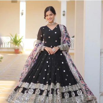 Embrace Elegance: How the Perfect Kurta Set Transforms Anita’s Diwali Celebrations | KATHU MONISHA