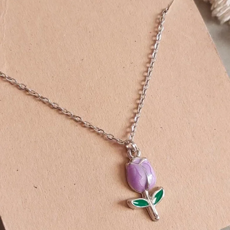 Discover the Perfect Blend of Tradition and Modern Elegance with Our Floral Pendant Necklace | HAMNAYA HANDICRAFT