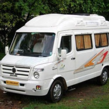 Journey with Comfort: How Dakshata Tours & Travels Transforms Group Travel | DAKSHATA TOURS AND TRAVELS