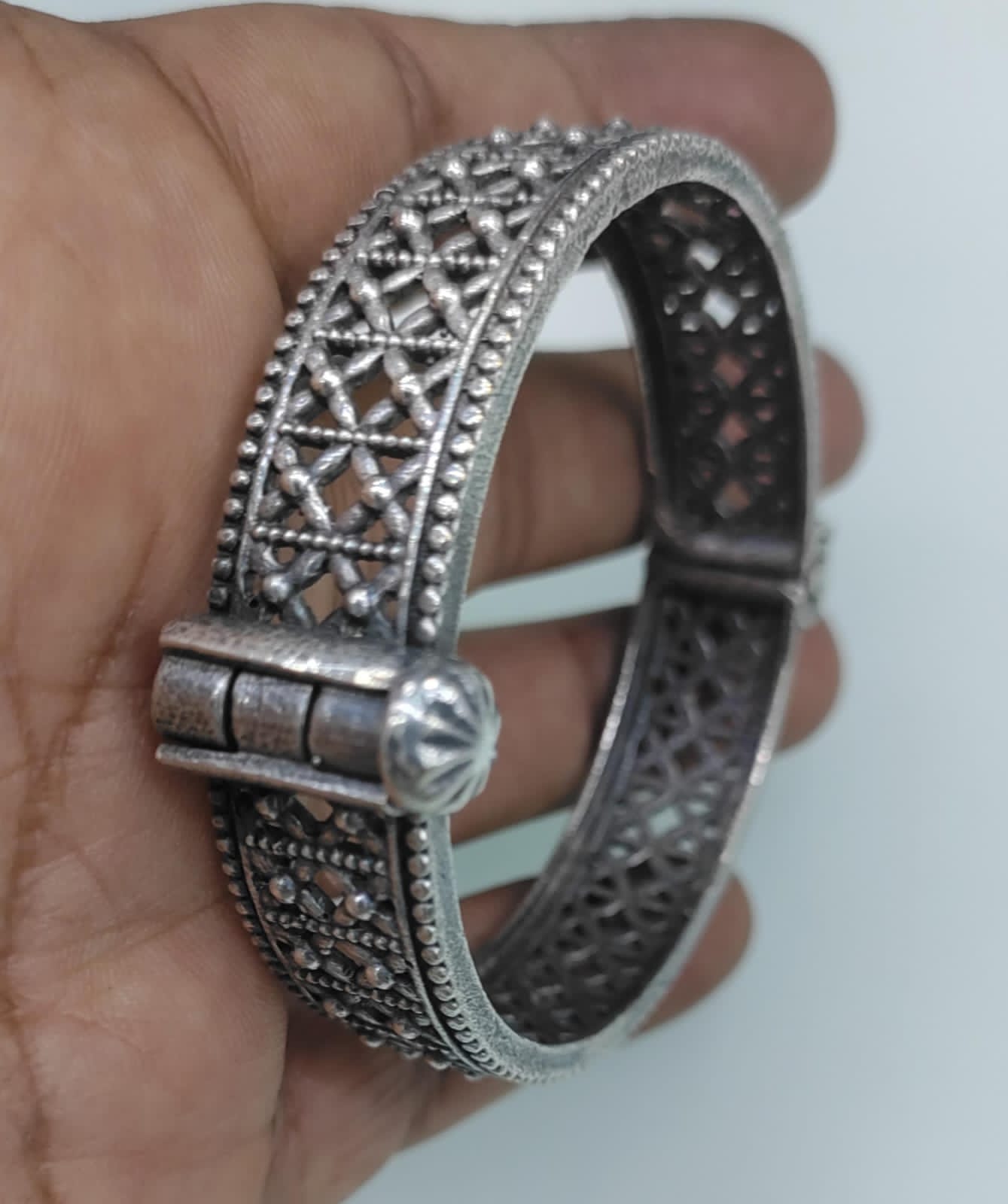 Embrace Elegance: How Bracelets and Bangles Solve the Modern Indian Woman's Style Dilemma | MEGHNA NOVELTIES