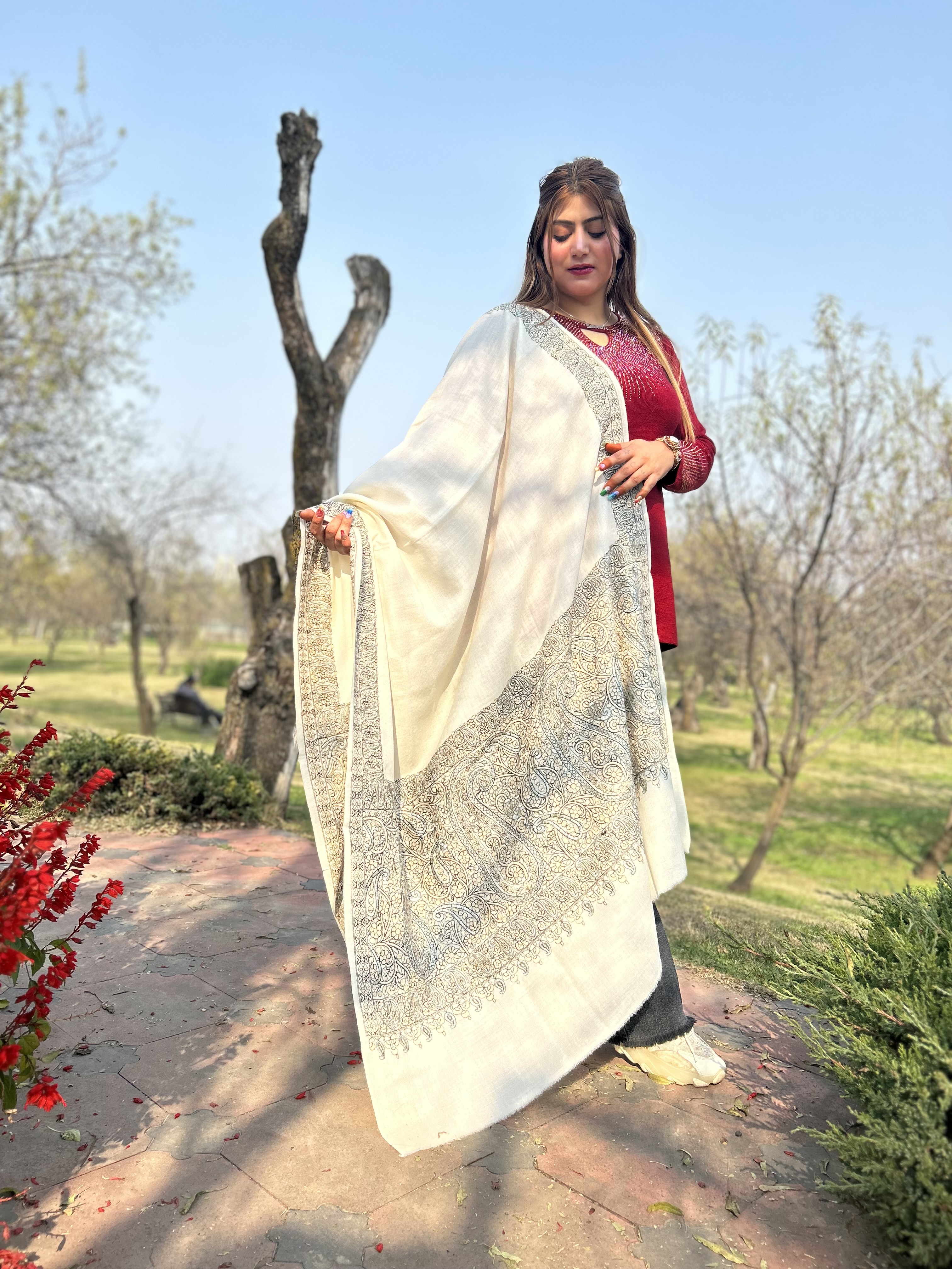 Unlock the Elegance of Paldar Shawl: A Comprehensive Guide