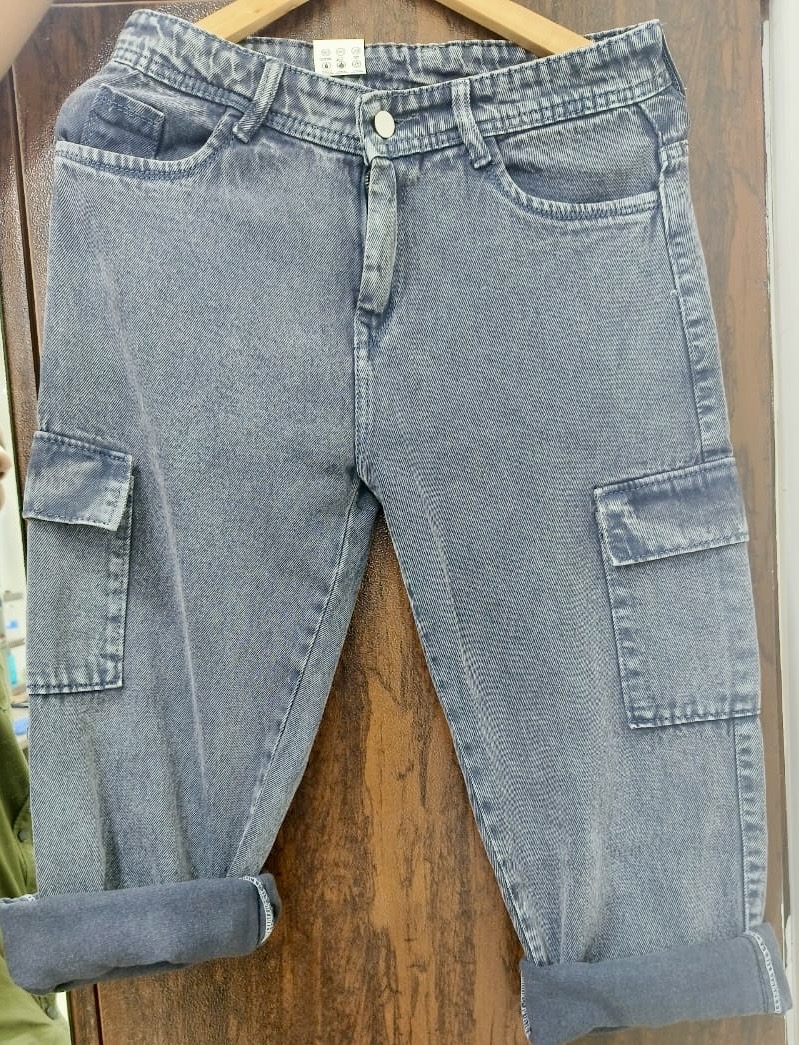 Revamp Your Style with 6-Pocket Baggy Jeans: A Modern Solution for the Fashion-Forward Indian Youth