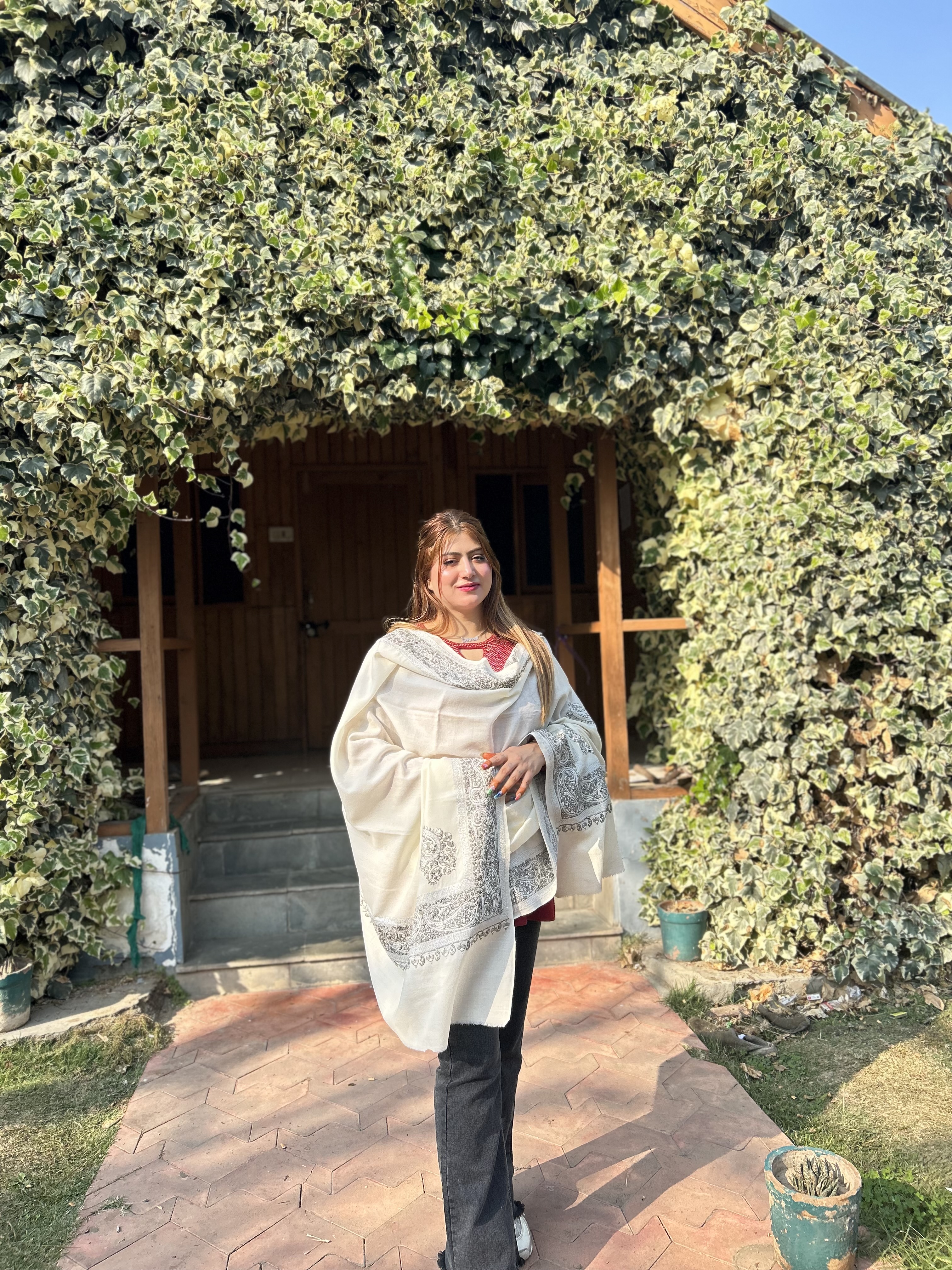 Embrace Elegance: How The Zaridor Shawl Transforms Lives with Warmth and Style