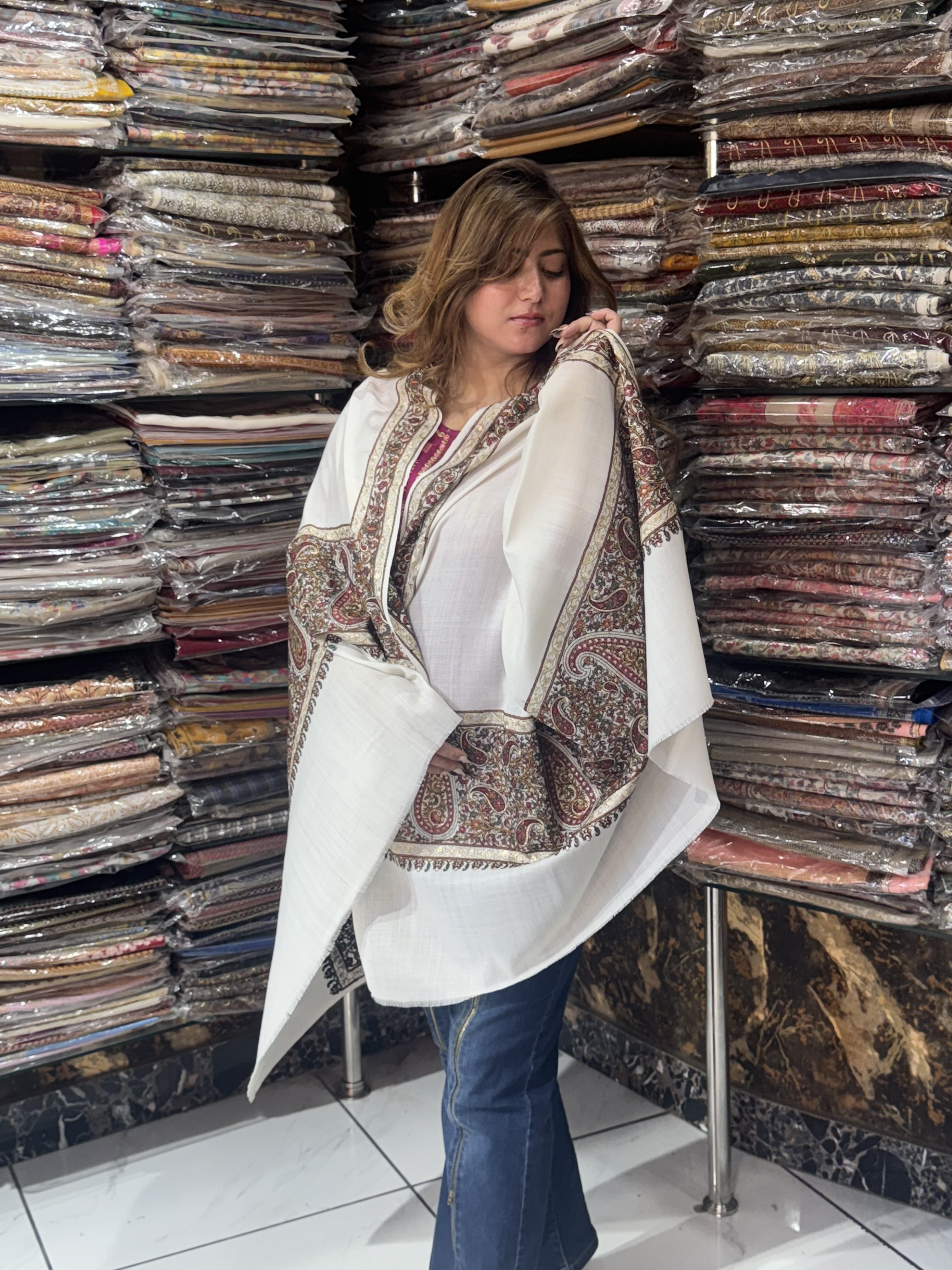 Embracing Elegance: How the Zari Paldar Shawl Transforms Lives