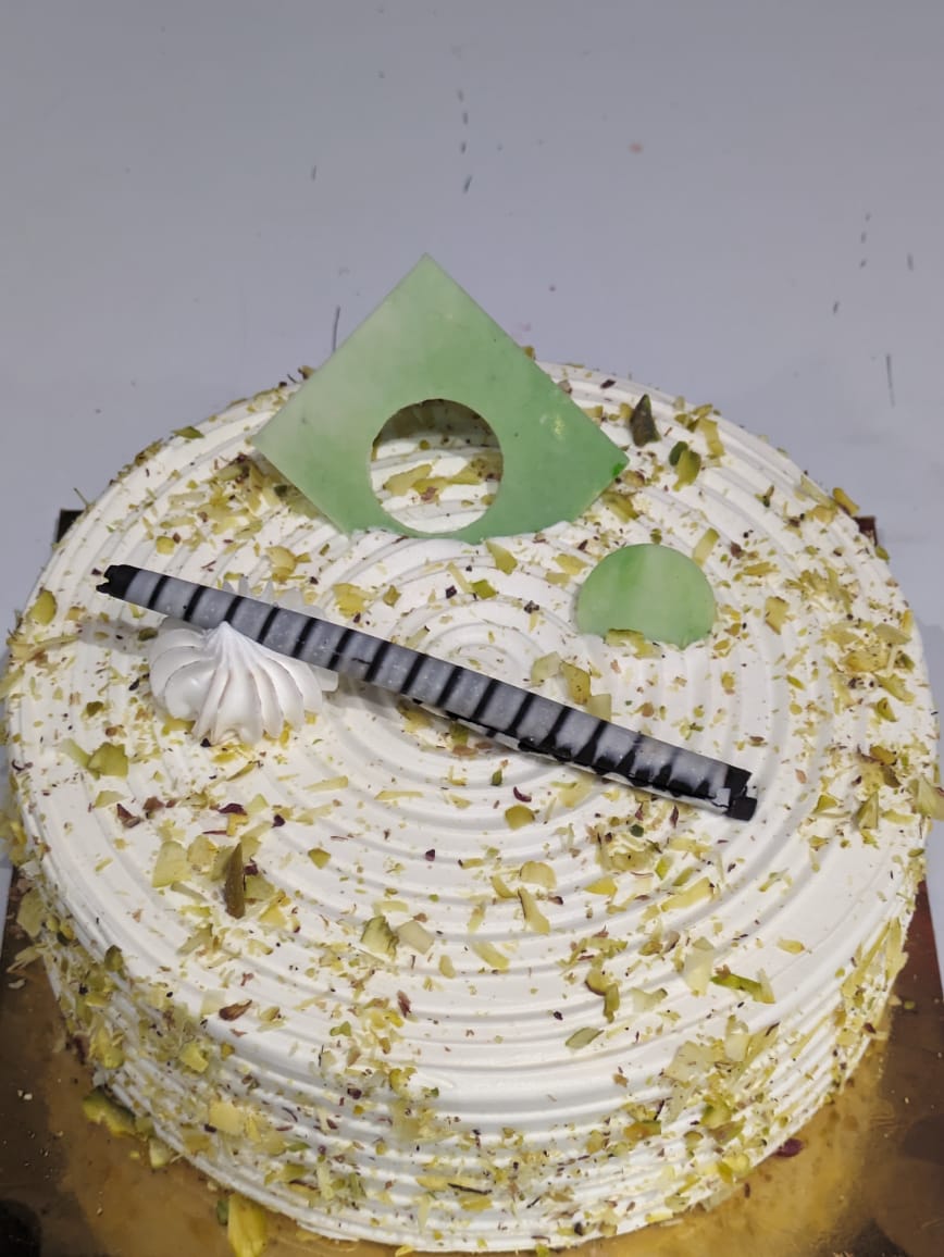 A Sweet Solution: How Malai Pista Cake Solves the Perfect Celebration Dilemma