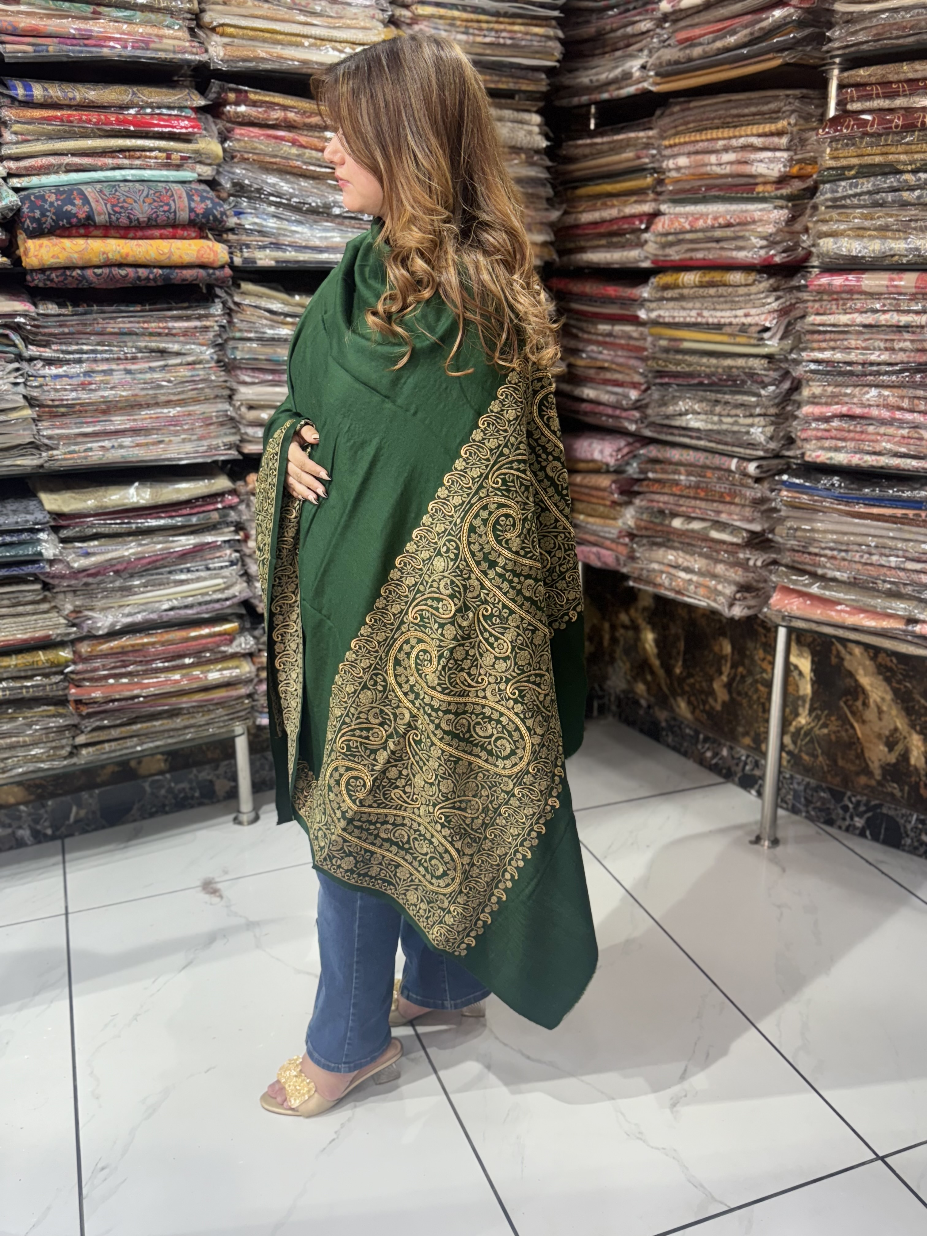 Unraveling Elegance: The Paldar Shawl Experience