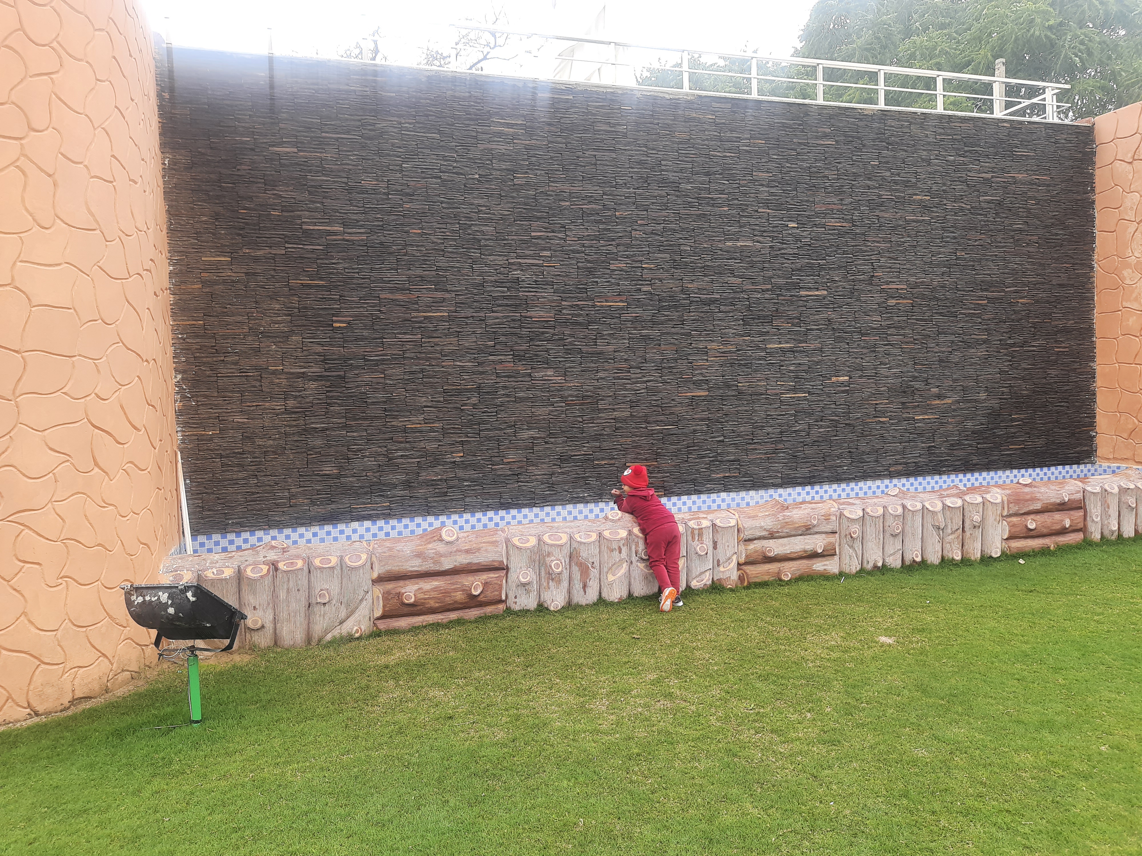 Transform Your Space: How Natural Stone Wall Cladding Solves Common Home Design Challenges