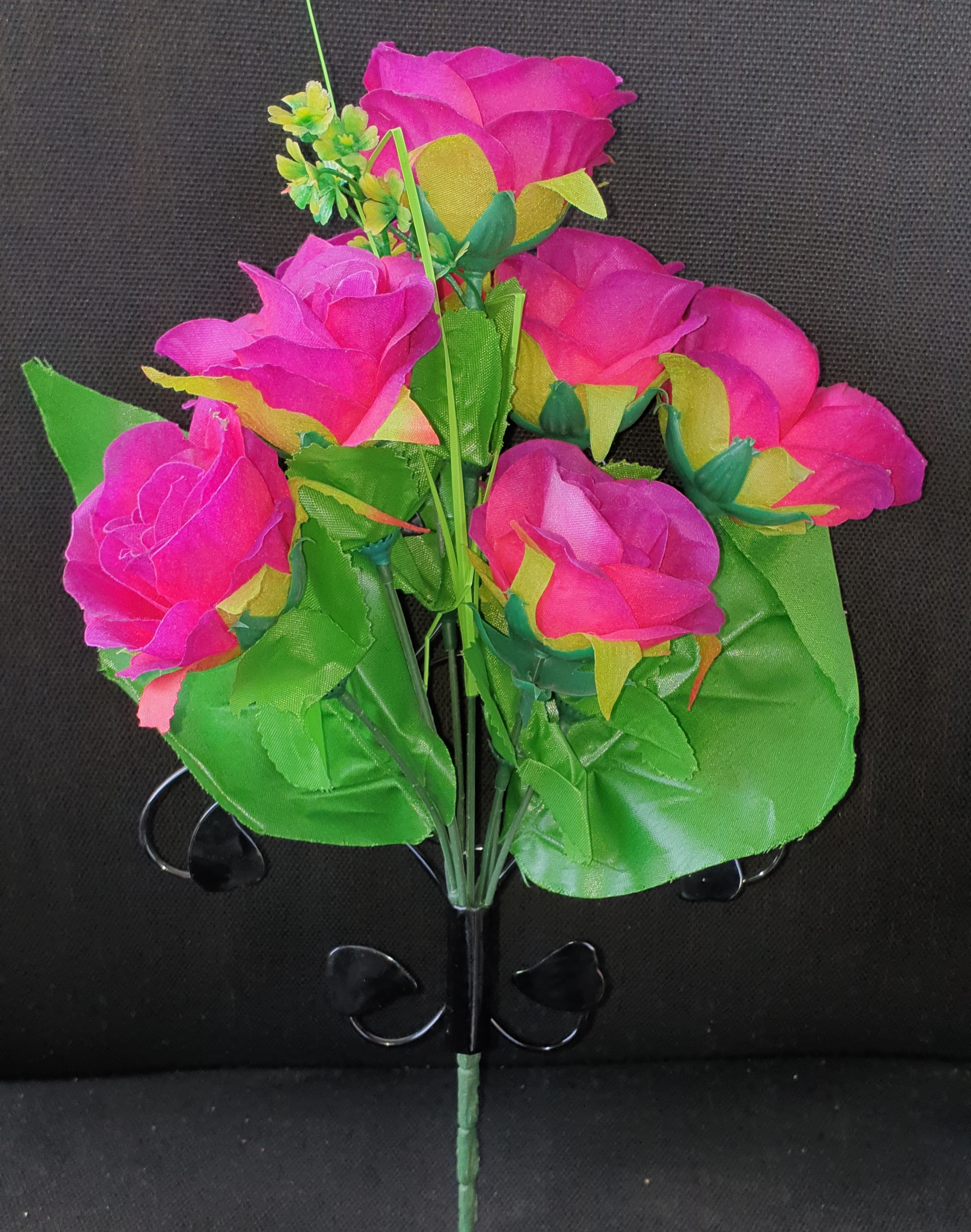 Transform Your Living Space with the Perfect Floral Wall Display