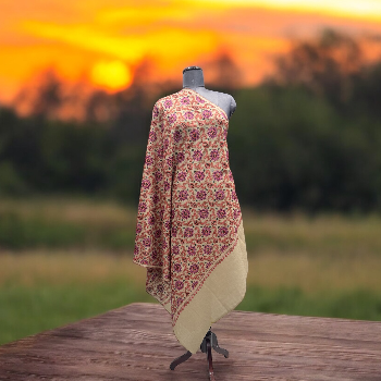 Cream & Red Handsozni jamawar-https://s3.ap-south-1.amazonaws.com/prod-media-vyaparify-com/vcards/products/101833/product_1734367273.png Image