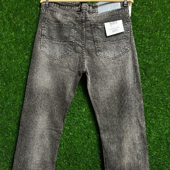  BAGGY FIT JEANS BDS MD FARHAN KHAN Steel City Center Sector 4 Behind Of Chai Sutta Bar Plot No. HF04 Bokaro