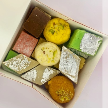  MIXED SWEET 1KG ASHOK KUMAR A G Shree Guru  Raghavendra  Ayyengar Bakery And Sweets Dodamani Complex Near Gandhi Circle Bus Stand Apposite Babaleshwar Raghavendra Ayyengar Bakery And Sweets Dodamani Complex Near Gandhi Circle Bus Stand Apposite Babaleshwar