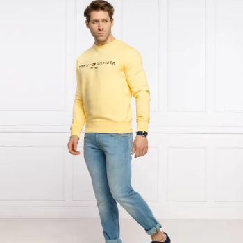 Tommy Hilfiger sweatshirt-https://s3.ap-south-1.amazonaws.com/prod-media-vyaparify-com/vcards/products/127612/product_1738236609_679b62c128a3d.png Image
