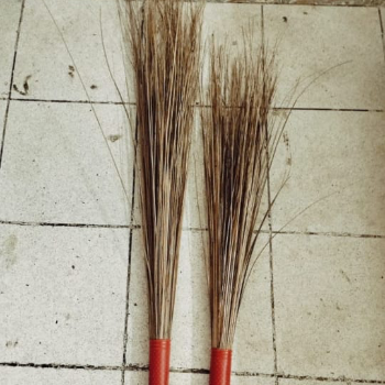 Bamboo brooms-https://s3.ap-south-1.amazonaws.com/prod-media-vyaparify-com/vcards/products/133058/product_1738845019_67a4ab5b0ffce.png Image
