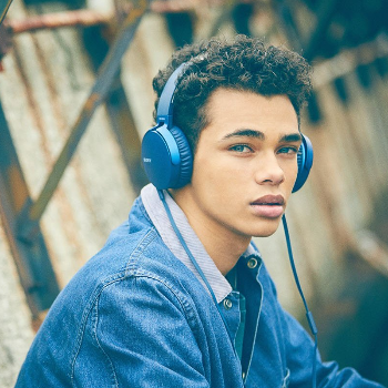 Sony MDR-XB550AP-https://s3.ap-south-1.amazonaws.com/prod-media-vyaparify-com/vcards/products/147071/product_1740138259_67b86713db9f8.png Image