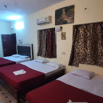  6 Bed A/C Room AMMAYI AND SIVA SAKTHI GROUP OF HOTELS 208 THINDIVANAM ROAD, TIRUVANNAMALAI, Tamil Nadu, 606601