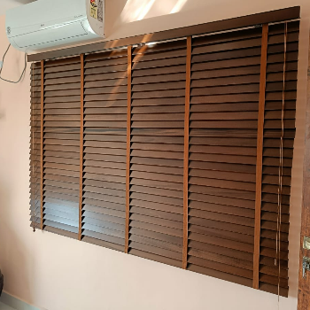 Window Blinds-https://s3.ap-south-1.amazonaws.com/prod-media-vyaparify-com/vcards/products/171201/product_1742650877_67debdfde8564.png Image