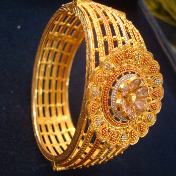  Gold ladies kada SHREE RANG JEWELLERS PADARA, Vadodara, Gujarat, 391440