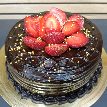 Strawberry Dutch Truffle Cake – Rich & Fruity-https://s3.ap-south-1.amazonaws.com/prod-media-vyaparify-com/vcards/products/179834/product_1743781332_67effdd4adb1f.png Image