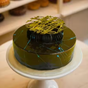Classic Chocolate Cake (500 gm)-https://s3.ap-south-1.amazonaws.com/prod-media-vyaparify-com/vcards/products/188148/product_1744458668_67fa53ac11d88.png Image