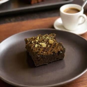 Hazelnut Brownie-https://s3.ap-south-1.amazonaws.com/prod-media-vyaparify-com/vcards/products/188213/product_1744465563_67fa6e9bb819f.png Image