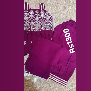 Ethnic Set-https://s3.ap-south-1.amazonaws.com/prod-media-vyaparify-com/vcards/products/189535/product_1744781567_67ff40ff1c11c.png Image